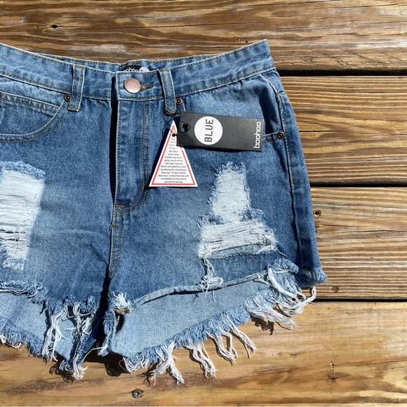 Boohoo Distressed Jean Shorts - Picture 3 of 5
